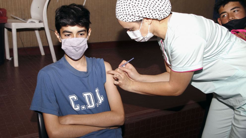 Moderna promete una vacuna de refuerzo específica para la variante ómicron