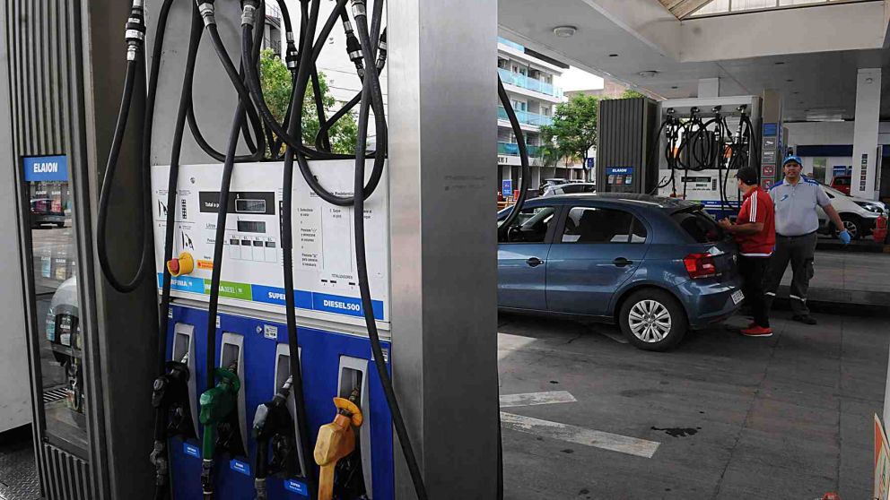 Aumento de nafta: la súper está congelada desde el 16 de mayo 2021