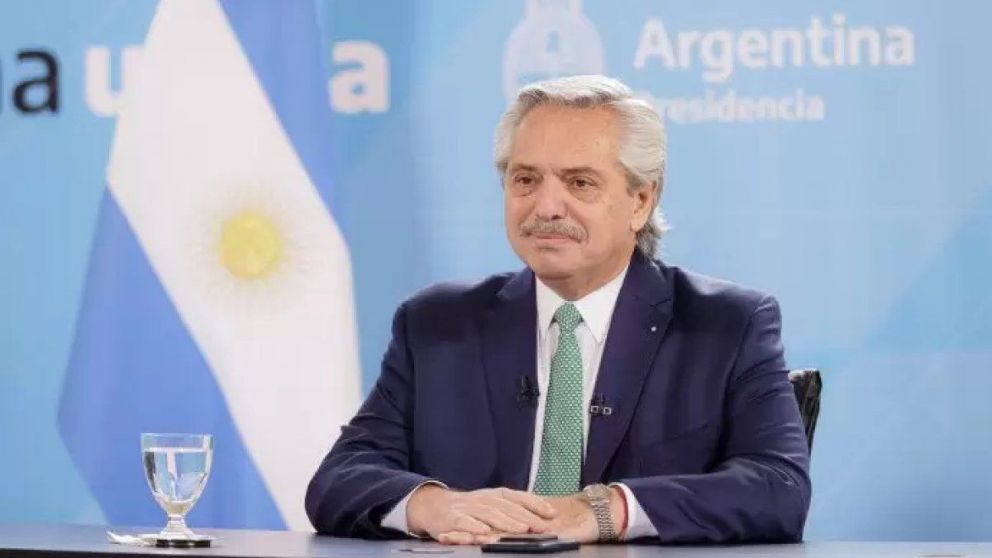Alberto particip� del acto por el D�a de la Construcci�n ocasi�n en la que llam� a "aunar esfuerzos"