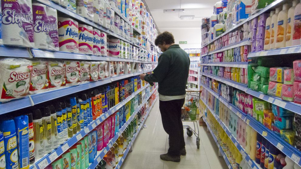 La corrección cambiaria arranca con piso inflacionario alto