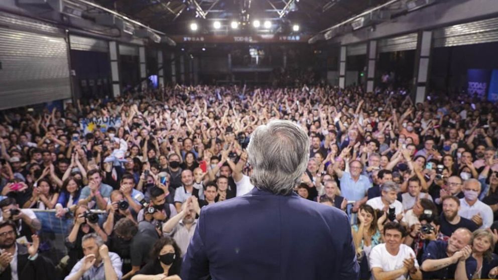 El Gobierno busca comenzar una nueva etapa política tras achicar la diferencia en las elecciones del domingo