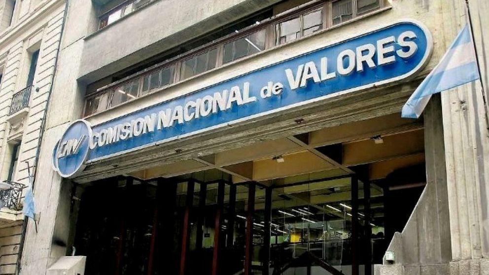 Dólar CCL: el Gobierno suma trabas para operar con financieros