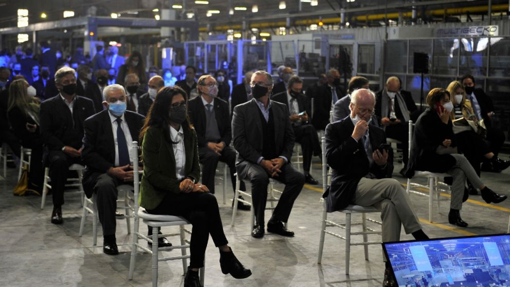 Rocca estuvo sentado al lado de la secretaria de Comercio Interior, Paula  Espa�ol