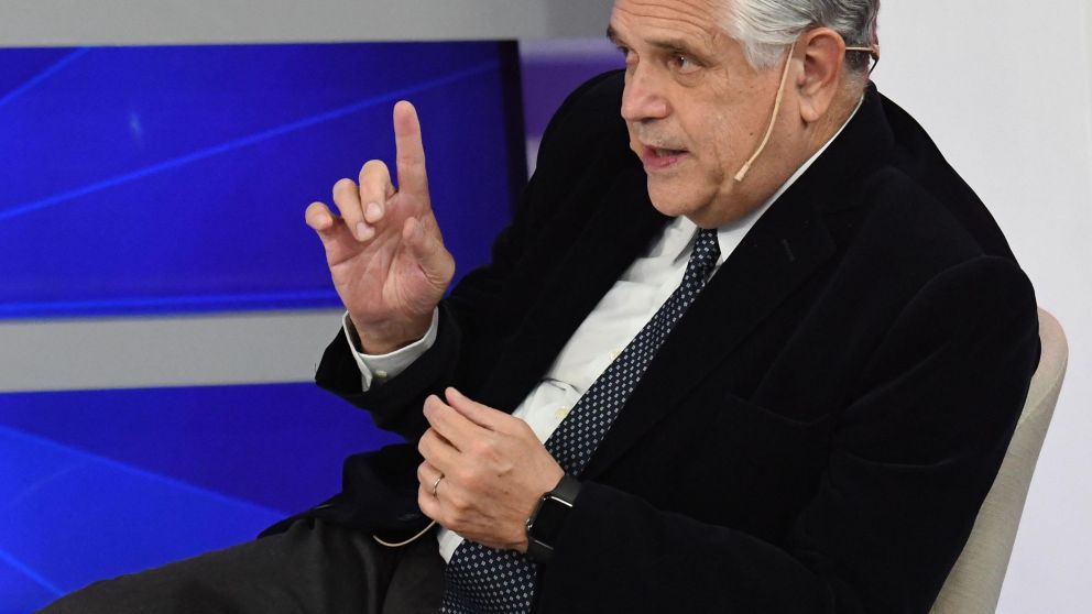 López Murphy dice que en el Gobierno de De la Rúa hubo un "tusnami" y había que ajustar el gasto