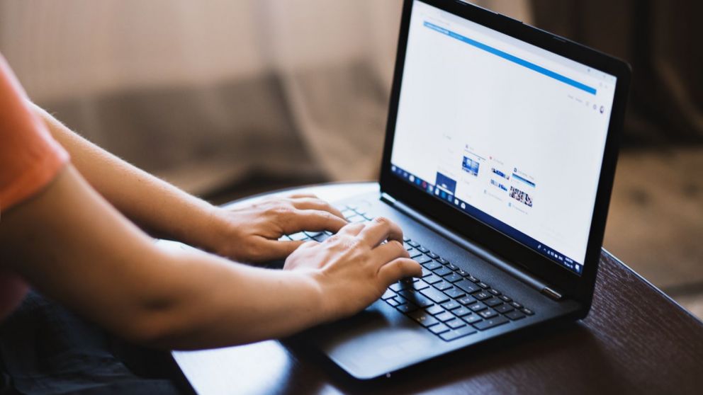 Cómo enviar CV desde el celular o la computadora
