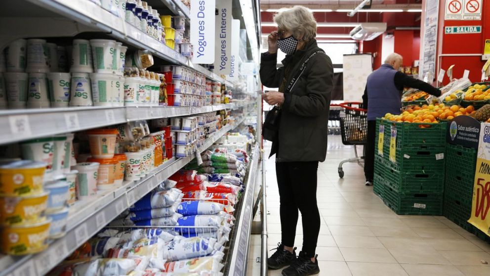 Desde FIDE advirtieron que la previsión del 29% de inflación debió ser revisada en varias oportunidades