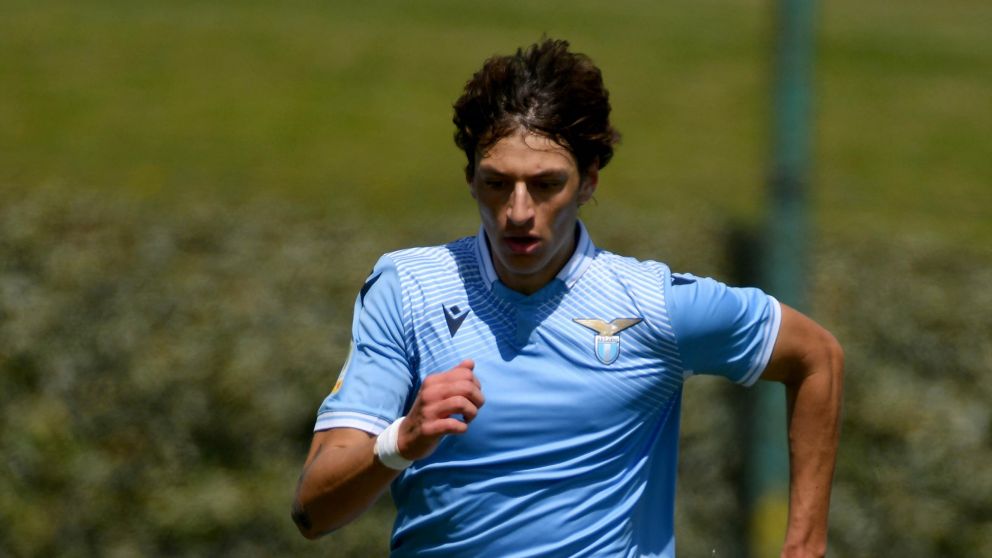 El lateral derecho sueña con dejar su marca en el fútbol del viejo continente