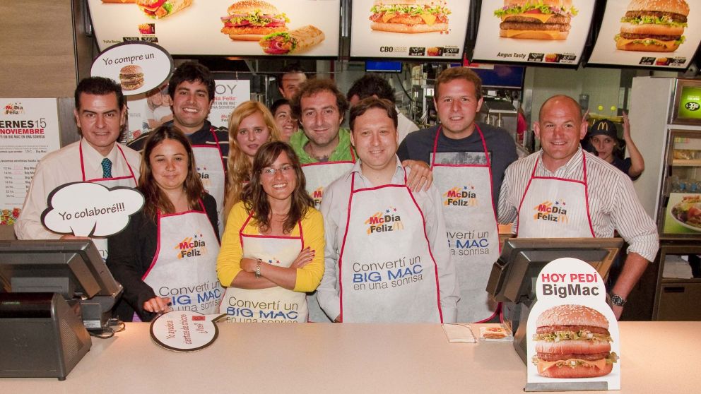 Comprando un Big Mac se puede colaborar con las obras solidarias