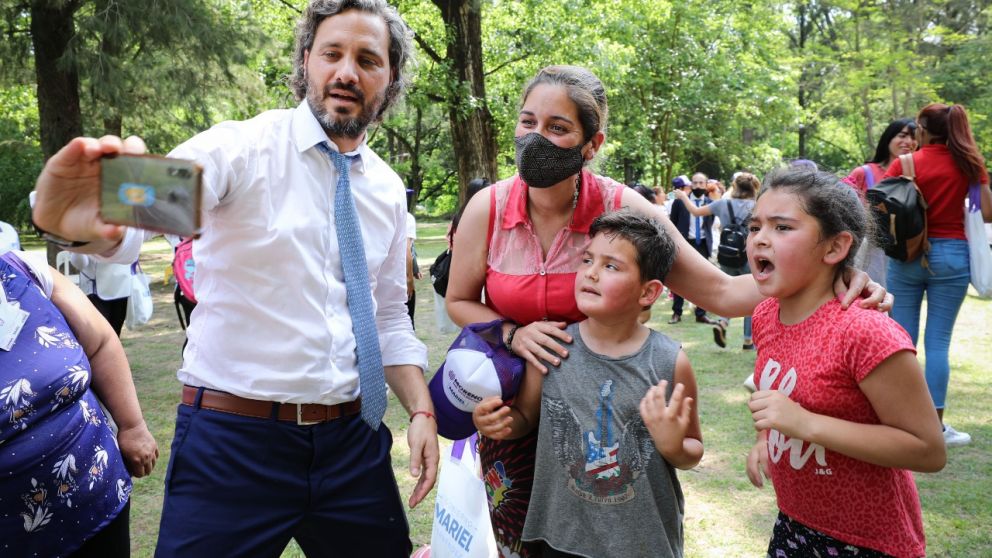 Cafiero otorgó en Moreno certificados de capacitación en violencia de género