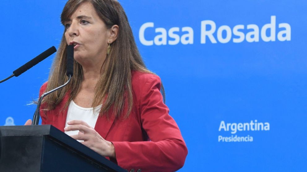 Cerruti dará una conferencia de prensa todos los jueves al mediodía