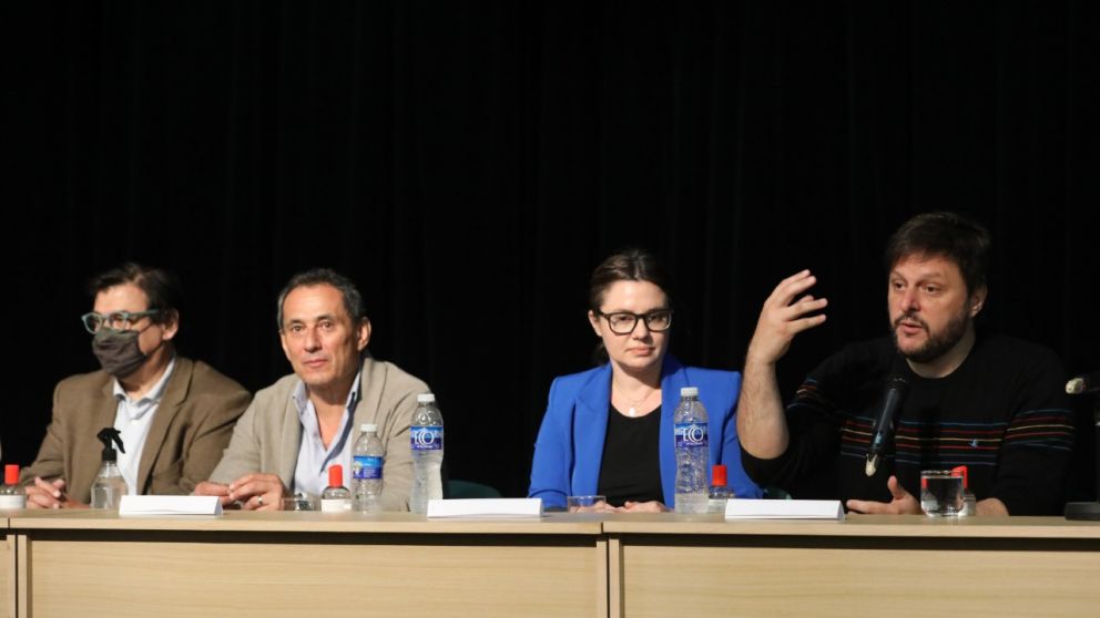 Moroni, Sasia, Marziotta y Santoro un panel sindical y político en la Unión Ferroviaria