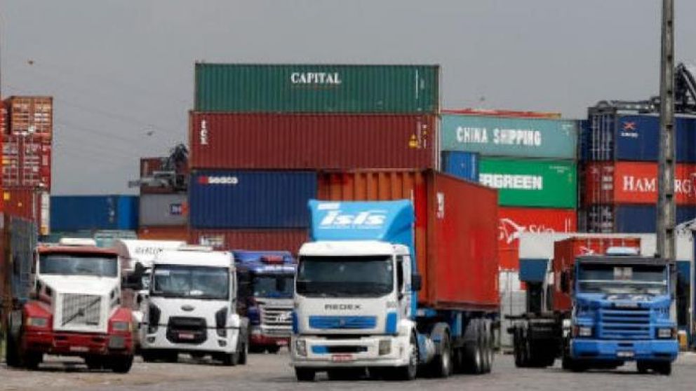 Camioneros paran en Brasil contra la suba de combustibles y por reclamos sectoriales