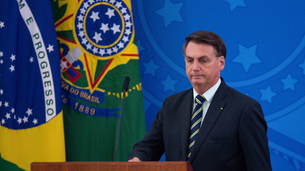 Bolsonaro cree que el programa Auxilio Brasil puede ayudarlo a recuperar popularidad