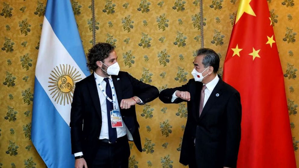 El canciller Cafiero se reunió con su par de China, Wang Yi