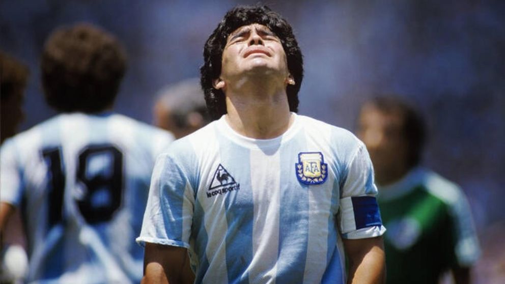 Maradona: abrieron una baulera con objetos personales
