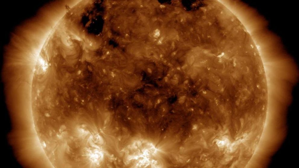 La llamarada pareció originarse en una mancha solar llamada AR2887