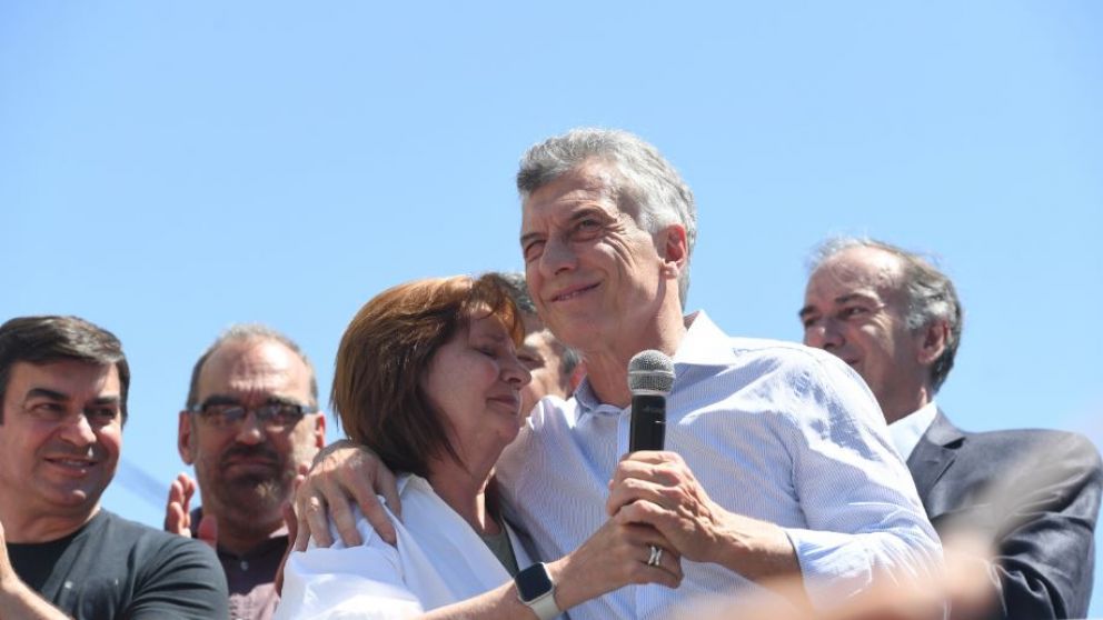 Macri recibió el apoyo de Patricia Bullrich y otros dirigentes del PRO en un acto antes de ir al juzgado