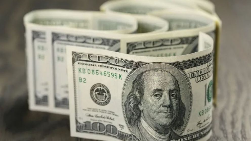 El d�lar blue pas� de 185 a 197 pesos durante octubre