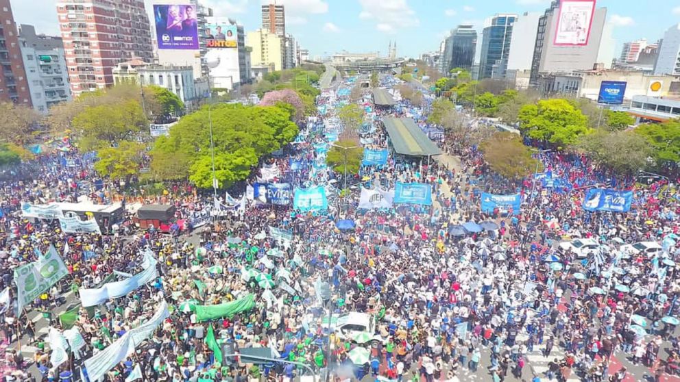 En la conmemoración del 17 de Octubre, la UTEP marchó junto a la CGT