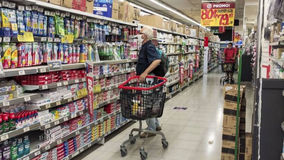Imponen lista de menos de 1.500 productos