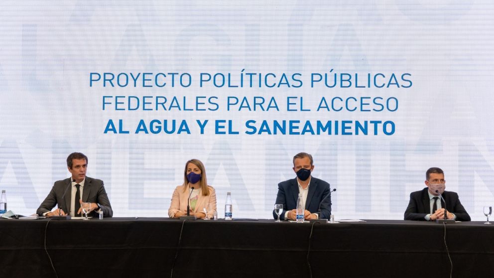 Foros federales para garantizar el acceso al agua potable