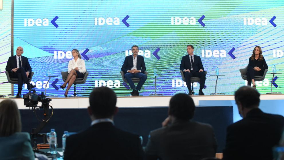 5 candidatos bonaerenses exponen sus ideas