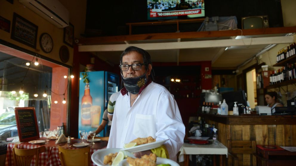 Gastronomía y trabajo en hoteles, rubros desvastados por la crisis Covid