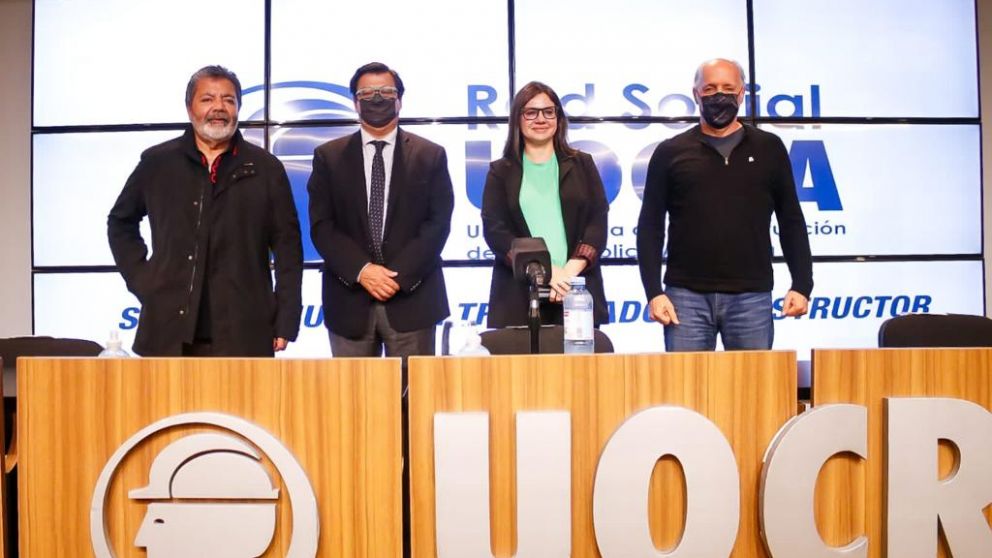 El acto se llevó a cabo en la sede de la Uocra de avenida Belgrano 1870