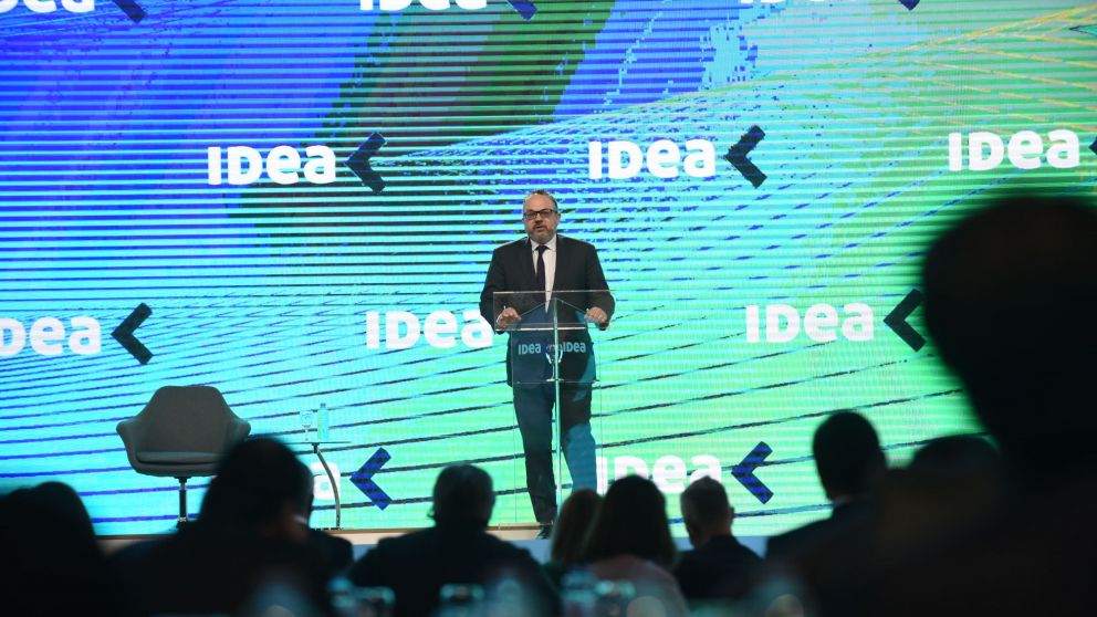 El ministro Kulfas detalló las iniciativas que el Gobierno envió al Congreso para dar previsibilidad al sector privado