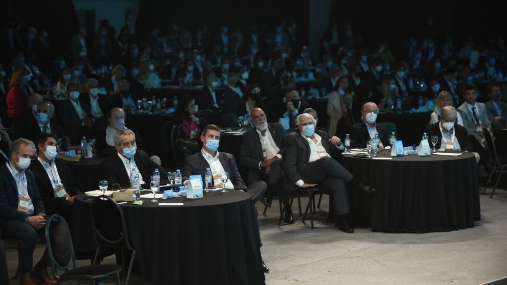 Los ejecutivos de las empresas respaldaron los pedidos de reducción tributaria para generación de empleo