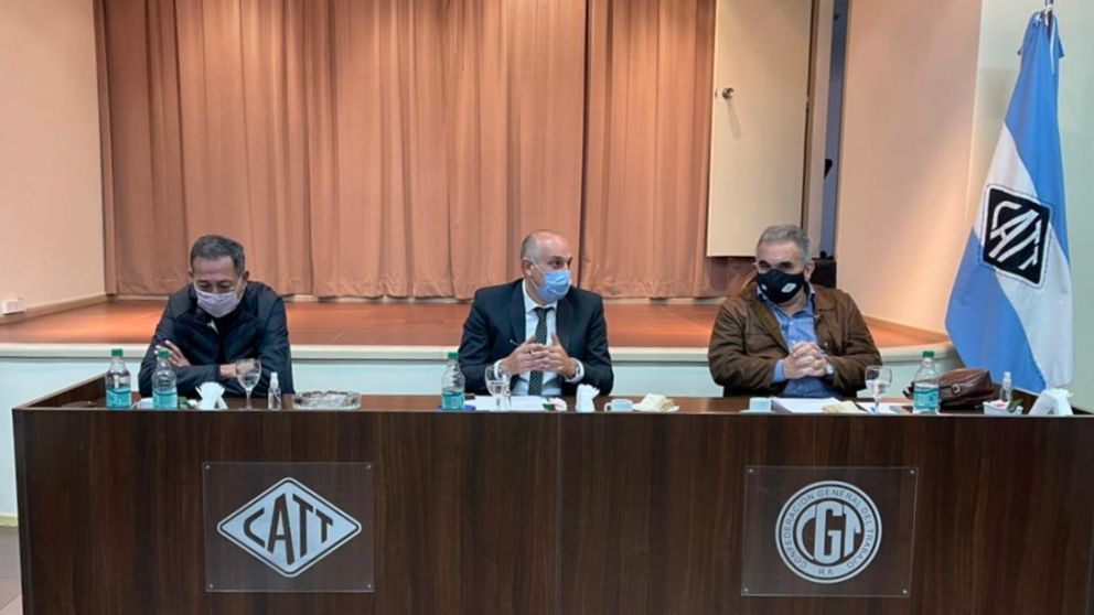La CATT recibi� al ministro de Transporte para reclamar vacunaci�n a los trabajadores del sector