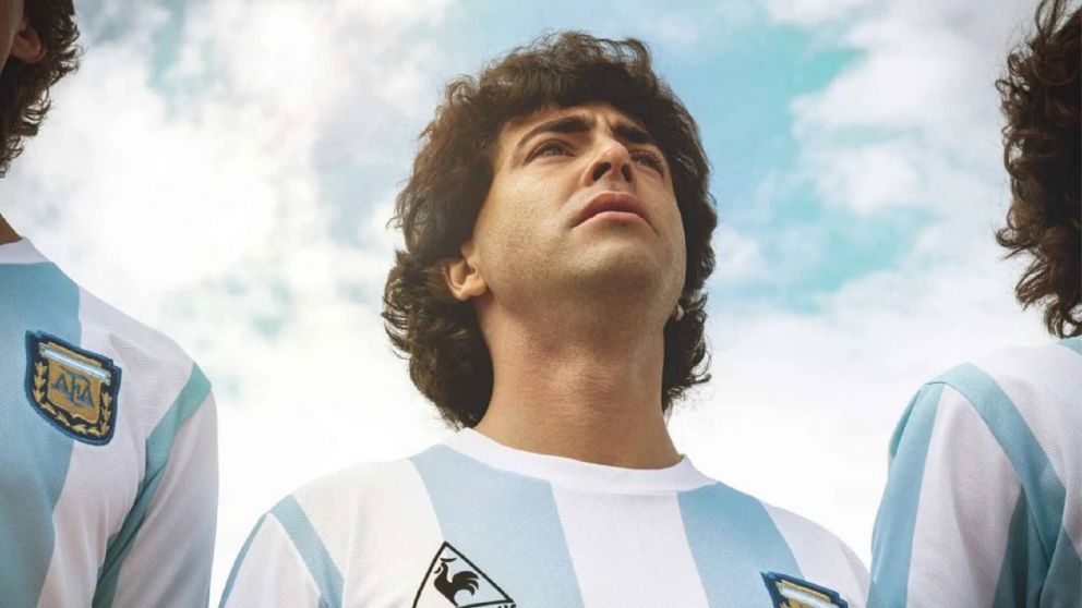 Nazareno Casero act�a de Maradona en su momento de mayor �xito