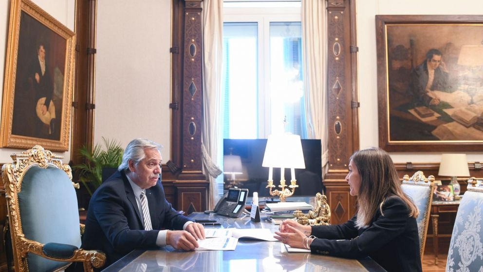 Alberto Fernández y Fernanda Raverta ultimaron los detalles del plan en una reunión en Casa Rosada