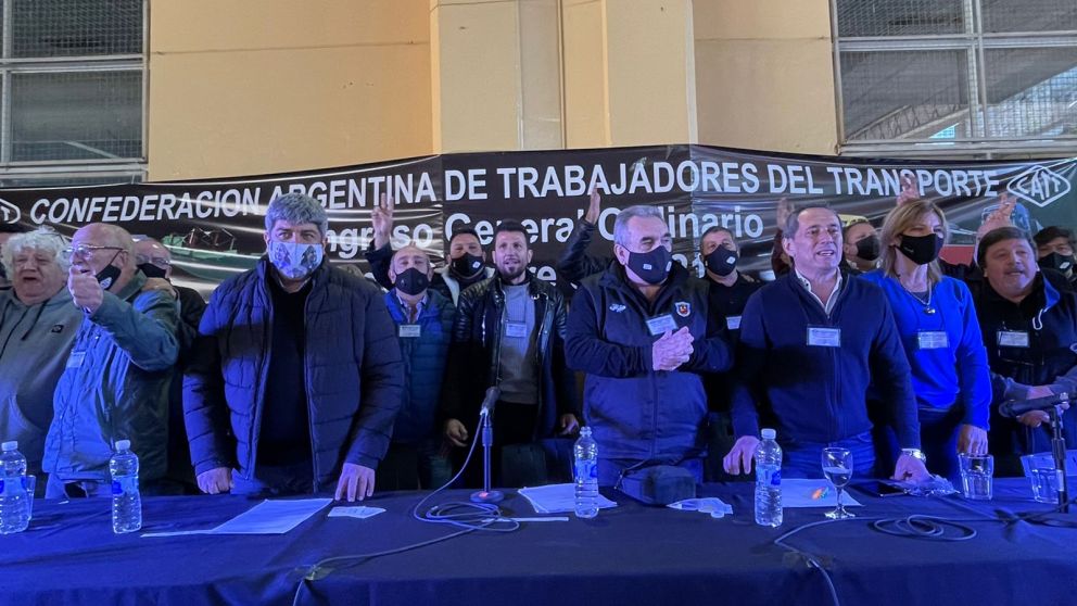 Antesala a la definici�n de la nueva c�pula cegetista, la alianza Moyano-Sasia coron� en la CATT
