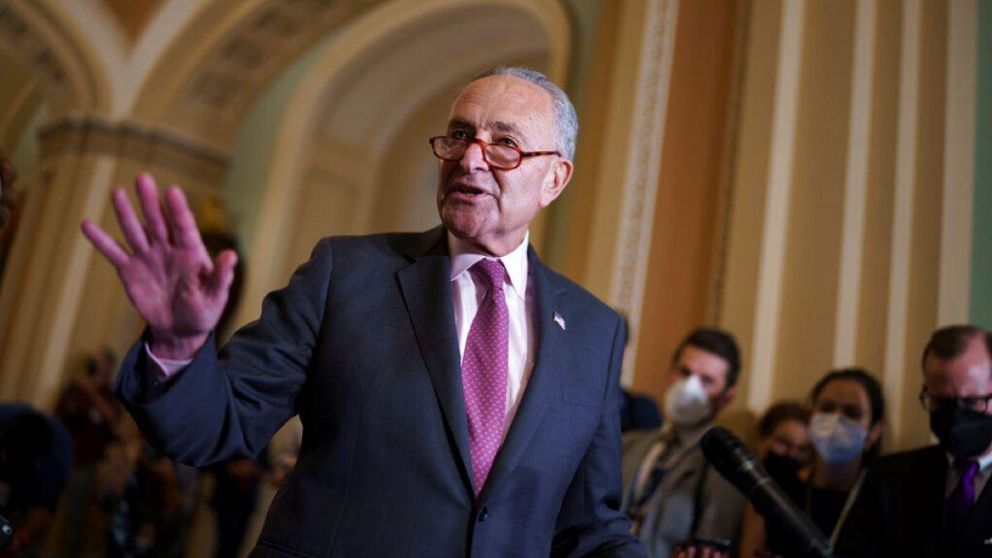 "Hemos alcanzado un acuerdo para ampliar el techo de endeudamiento hasta principios de diciembre", anunció el demócrata Chuck Schumer