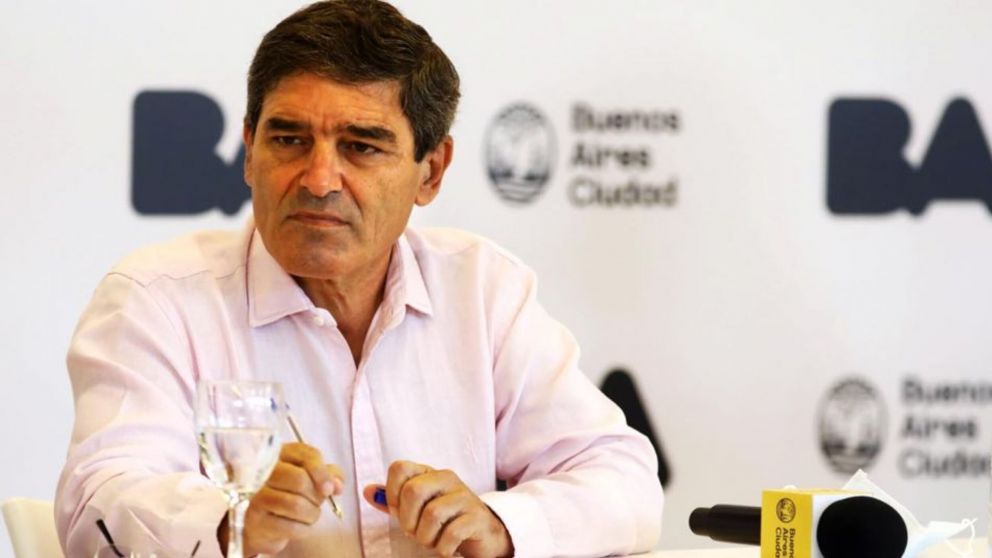 Vacunación en menores y tercera dosis para el 2022