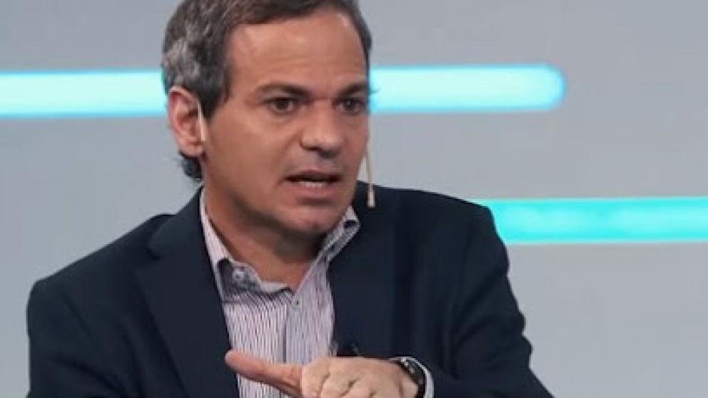 Lucas Llach sobre el nuevo cepo al dólar: "El Banco Central se está quedando sin reservas"