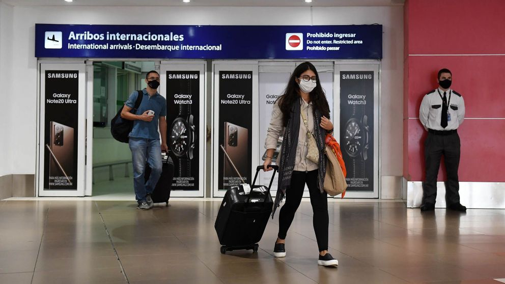 La eliminación de los testeos agilizará el ingreso de los pasajeros al país