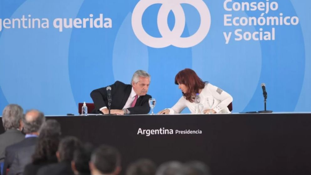 Al menos por ahora, Alberto y Cristina mantienen la paz en el Frente de Todos