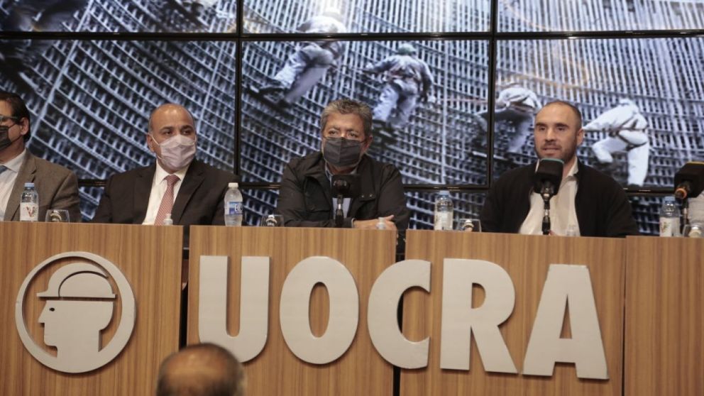 Guzmán habló en la sede de la UOCRA junto a Juan Manzur y Gerardo Martínez