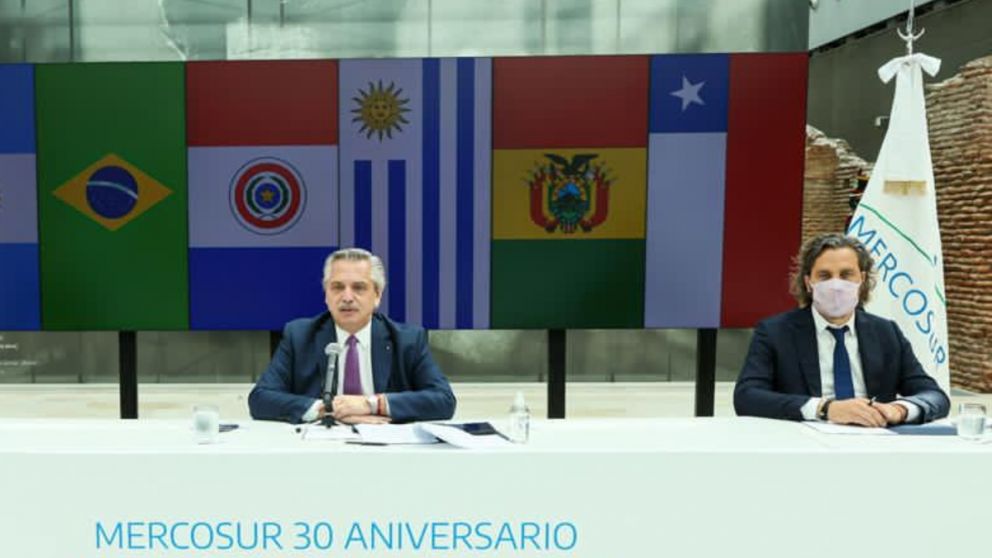 Cafiero (entonces jefe de Gabinete) acompañó a Alberto Fernández en la tensa reunión por video del Mercosur