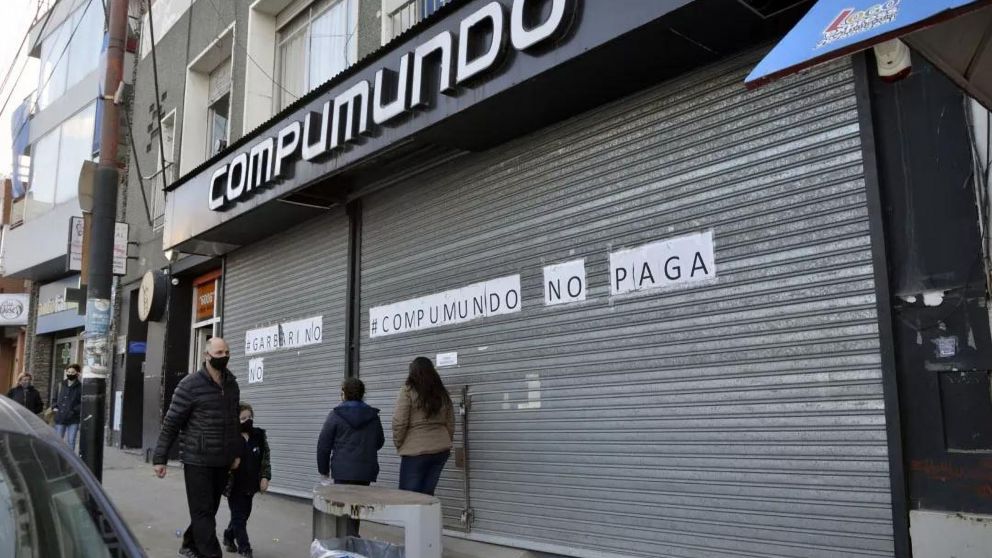 Despidos masivos a empleados de Garbarino 