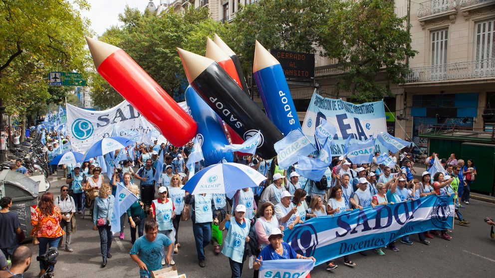 El gremio de maestros y profesores privados exige acatar las restricciones a dueños de las escuelas