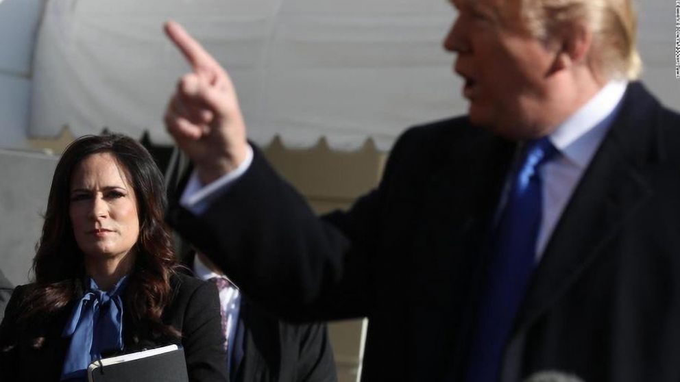 El libro relata una serie situaciones cuestionables que vivió Grisham mientras trabaja en la Casa Blanca