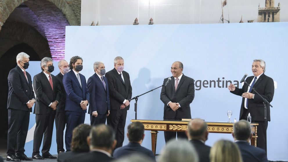 Alberto Fern�ndez le tom� juramento a los seis nuevos ministros y al vocero Juan Ross esta tarde en la Casa Rosada