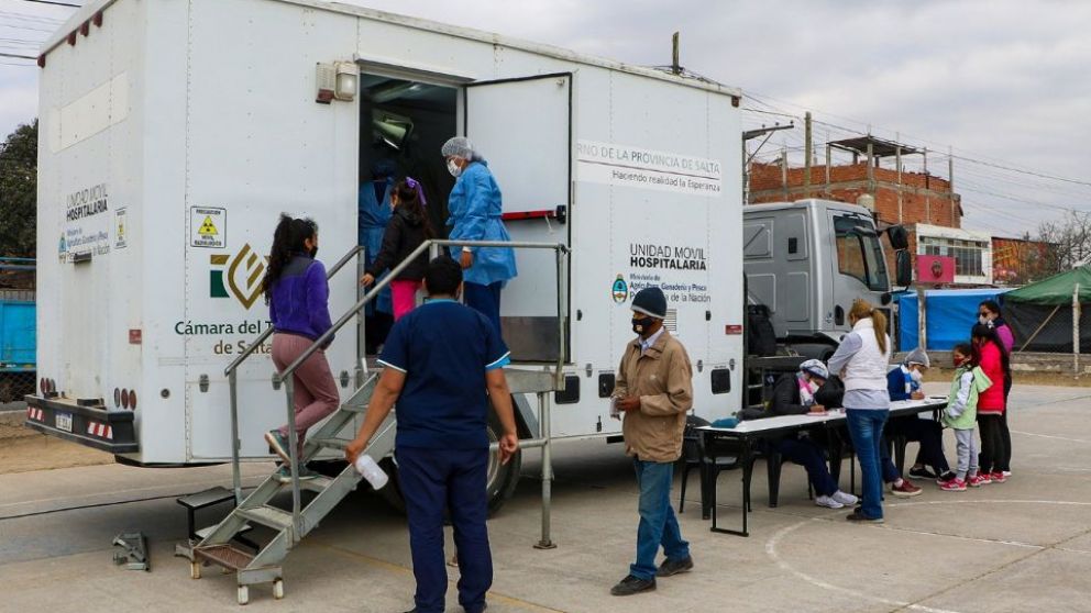 Algunas provincias, como Salta, ya hicieron operativos con vacunatorios móviles para acercarse a gente con dificultades para inscribirse