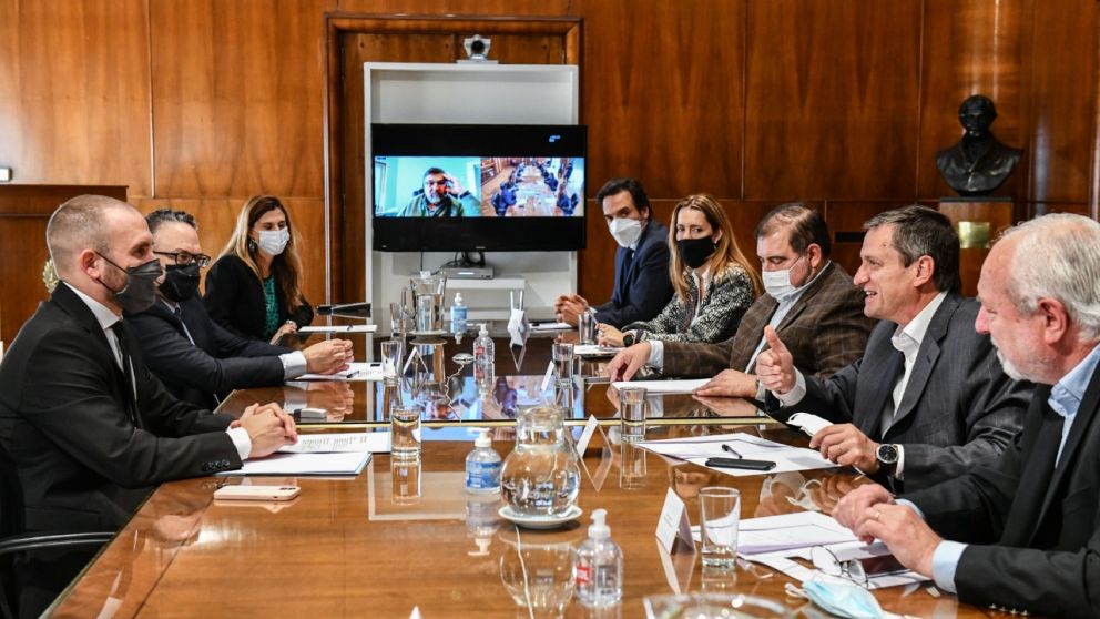 Guzmán comunicó la iniciativa en una reunión con empresarios