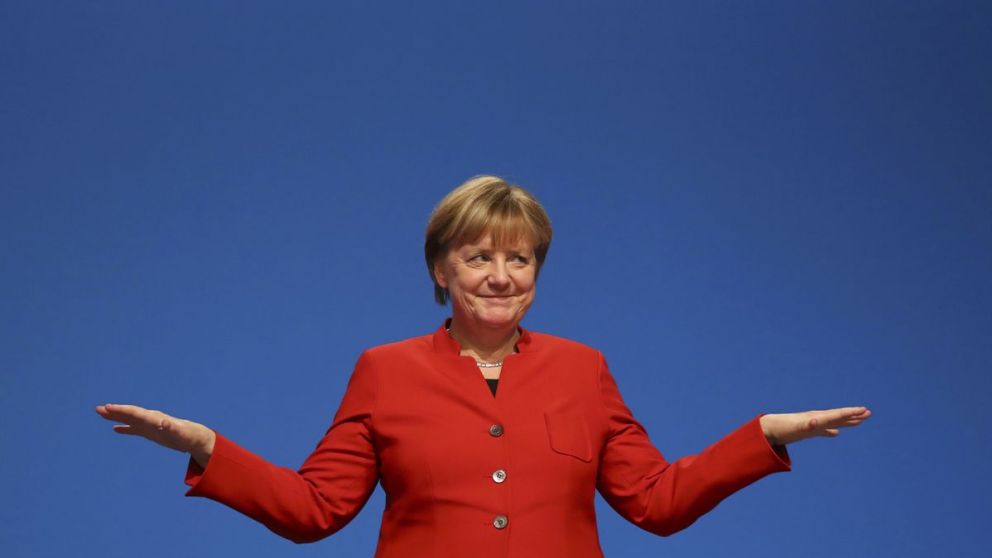 Merkel deja el poder que ejerció por más de tres lustros marcados por su influencia dentro de la Unión Europea y su peso en la economía internacional