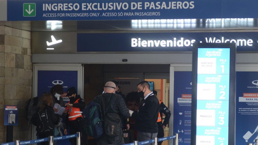 Argentinos que regresan del exterior no tendrán que hacer cuarentena obligatorio