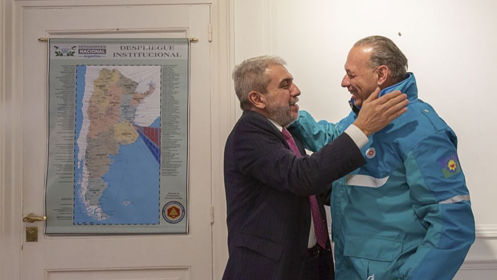 Aníbal Fernández y Sergio Berni se dieron un cálido saludo